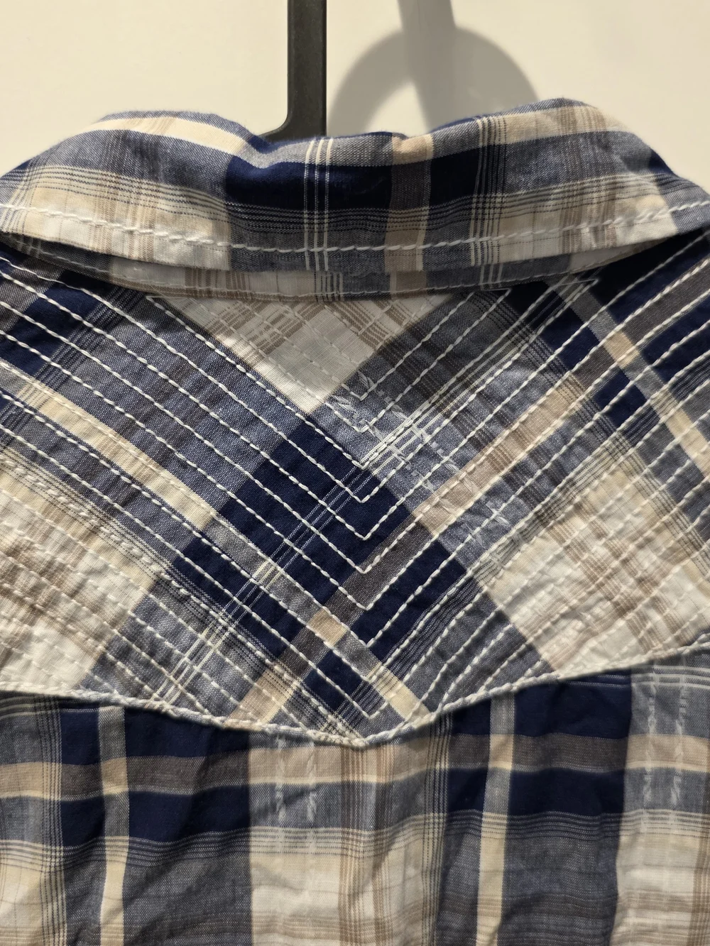 BKE Buckle Black Pearl Snap Shirt Mens L Athletic Fit Blue White Plaid Rodeo